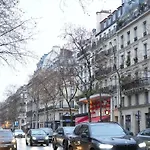 Pompidou Chic In Le Marais *