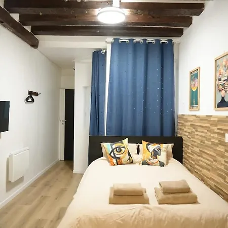 Appartamento Pompidou Chic In Le Marais Parigi