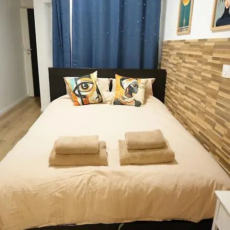 Pompidou Chic In Le Marais * Paris