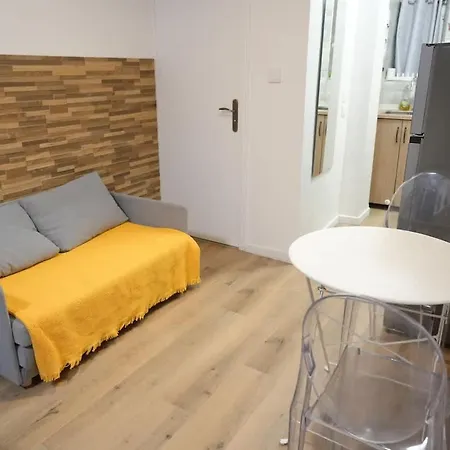 Apartment Pompidou Chic In Le Marais *