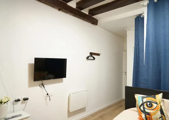 Appartamento Pompidou Chic In Le Marais Parigi