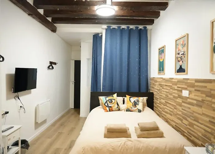 Apartament Pompidou Chic In Le Marais Paryż